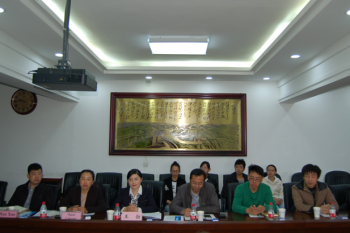 俄罗斯国家科学院院士莅临成人直播
交流访问